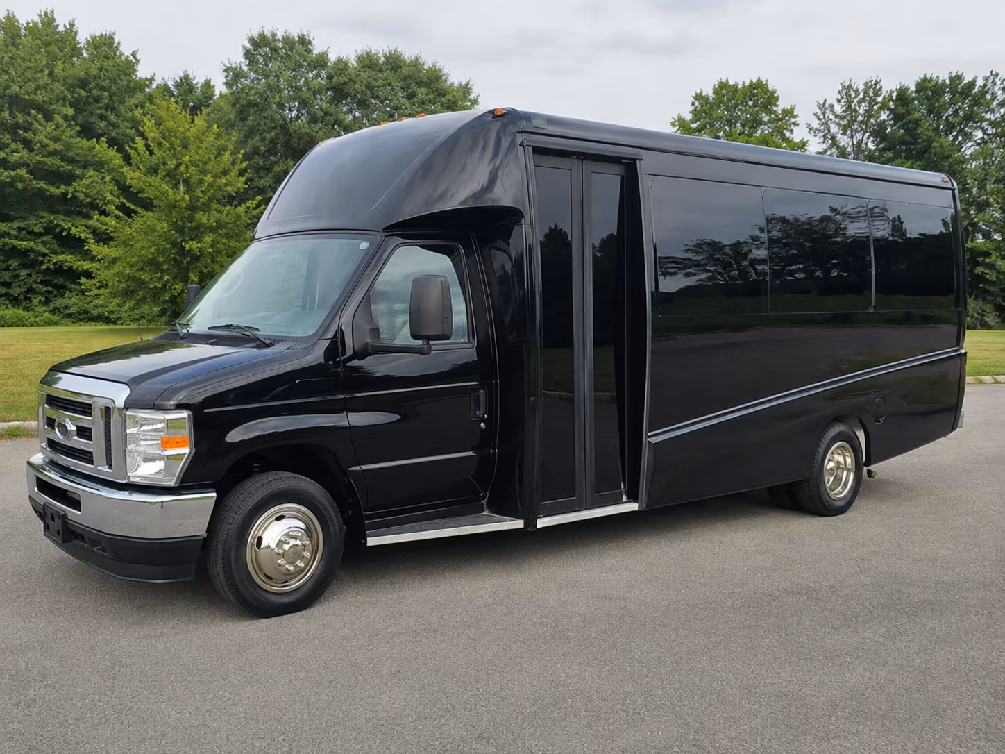 charter buses for zoo and nature field trips near sanford