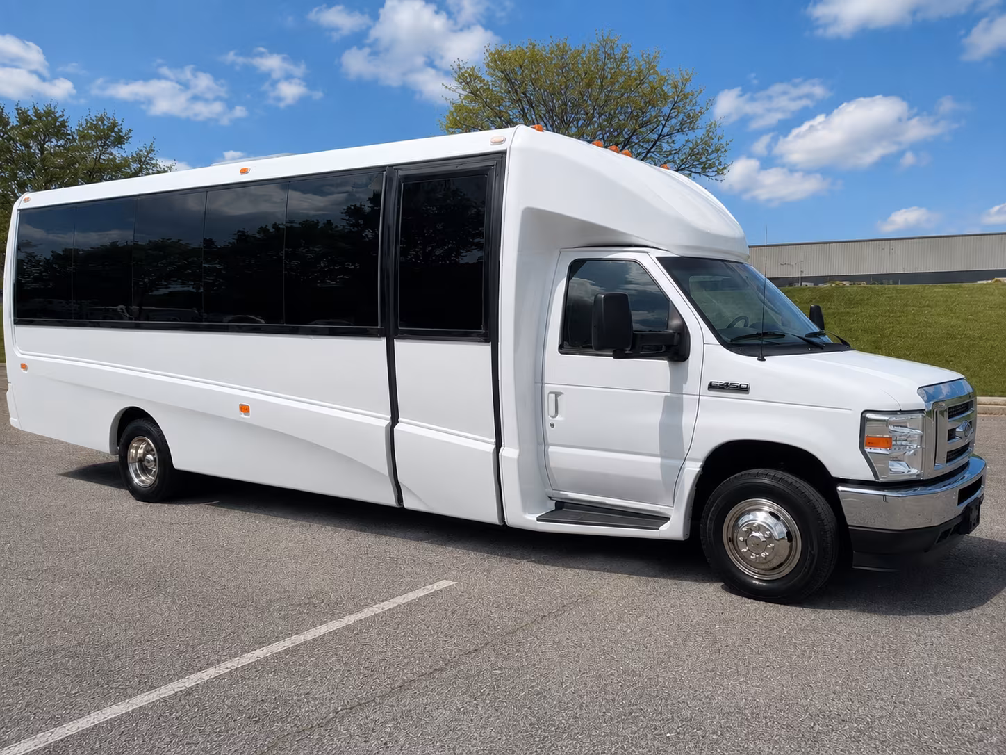corporate airport transfer buses to orlando sanford international airport