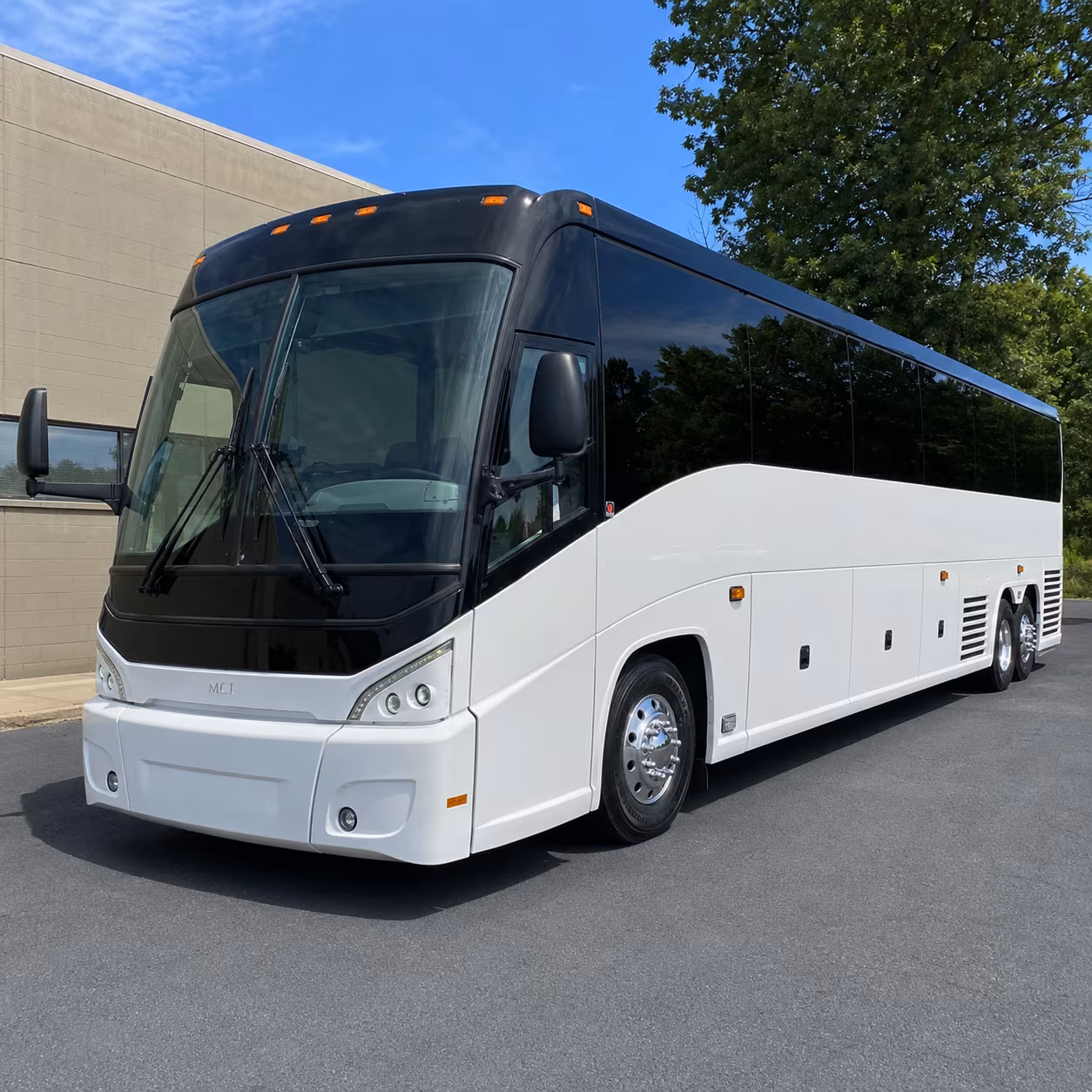 group hotel shuttles between sfb and the i drive and lake buena vista corridors
