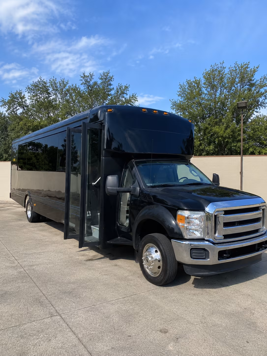 sanford 20 passenger party bus