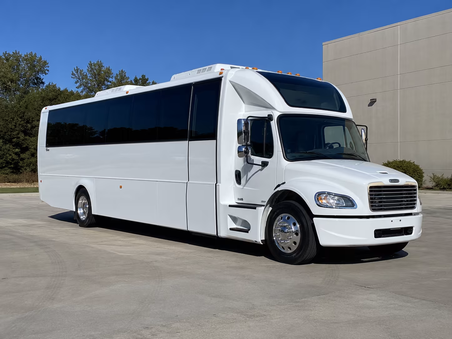 sanford 28 passenger party bus